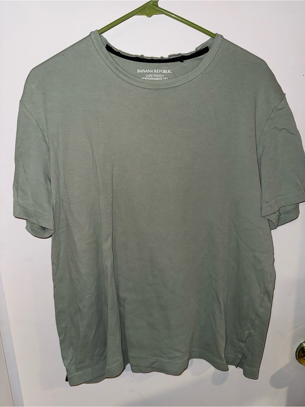 Banana Republic Men's Light Sage Crewneck Short Sleeve Tee